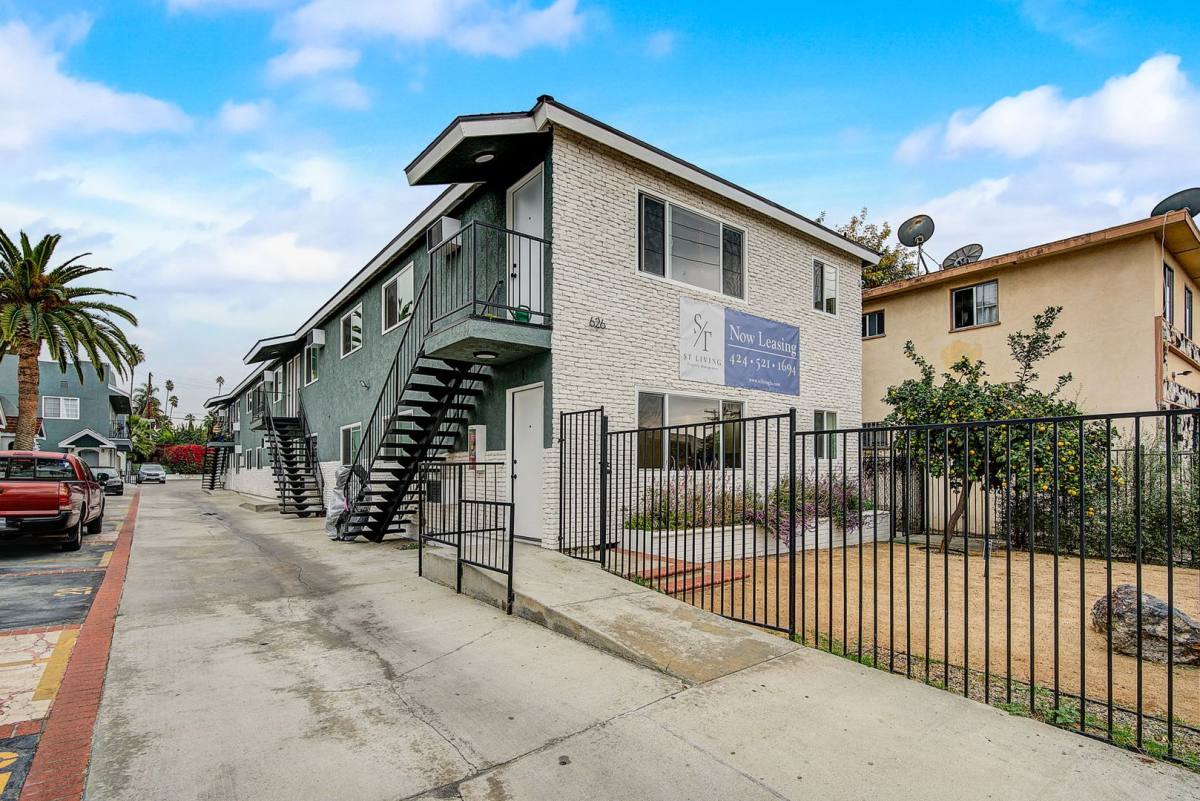 Apartment for rent at 626 N Kingsley Dr, Los Angeles, CA 90004