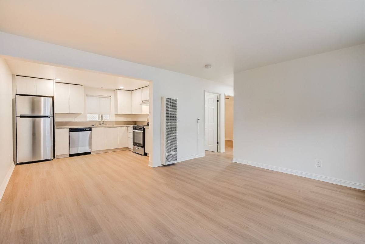 Apartment for rent at 626 N Kingsley Dr, Los Angeles, CA 90004