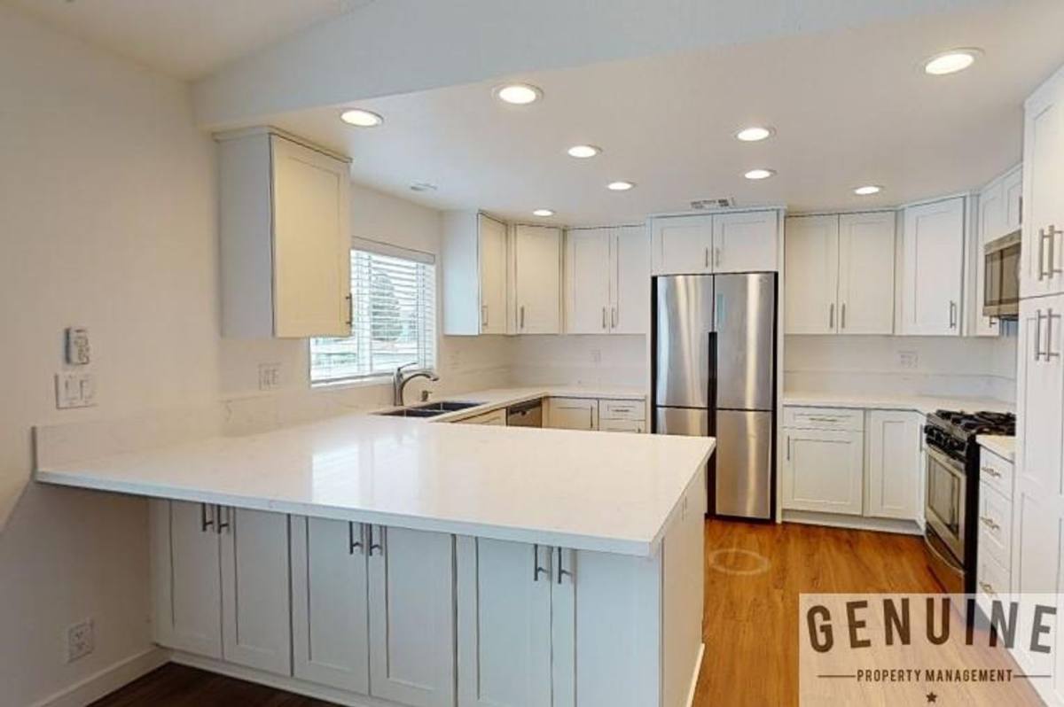 House for rent at 1008 England St, Huntington Beach, CA 92648