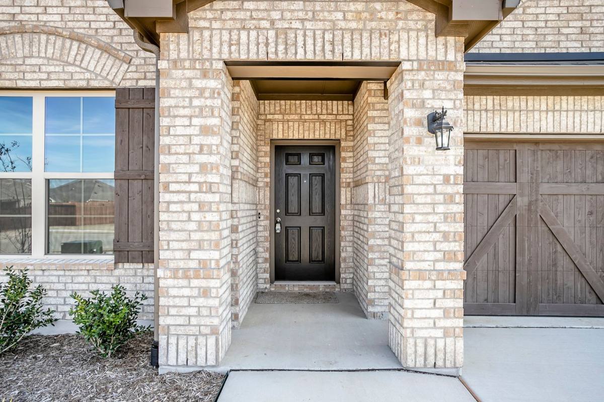 House for rent at 4713 London Ave, Aubrey, TX 76227