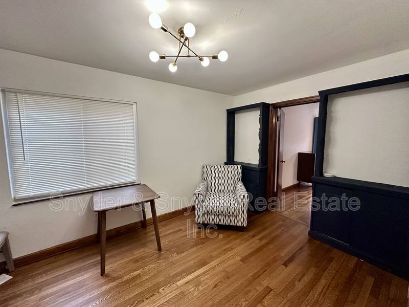 House for rent at 1093 N Main St, Akron, OH 44310