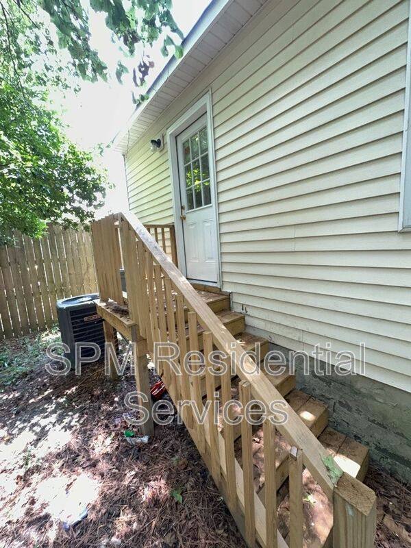 House for rent at 717 Varsity Dr, Wilmington, NC 28403