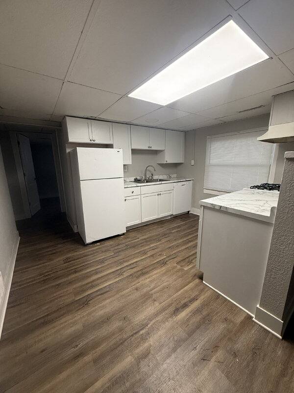 Apartment for rent at 1320 1 2 Broad St, Des Moines, IA 50315