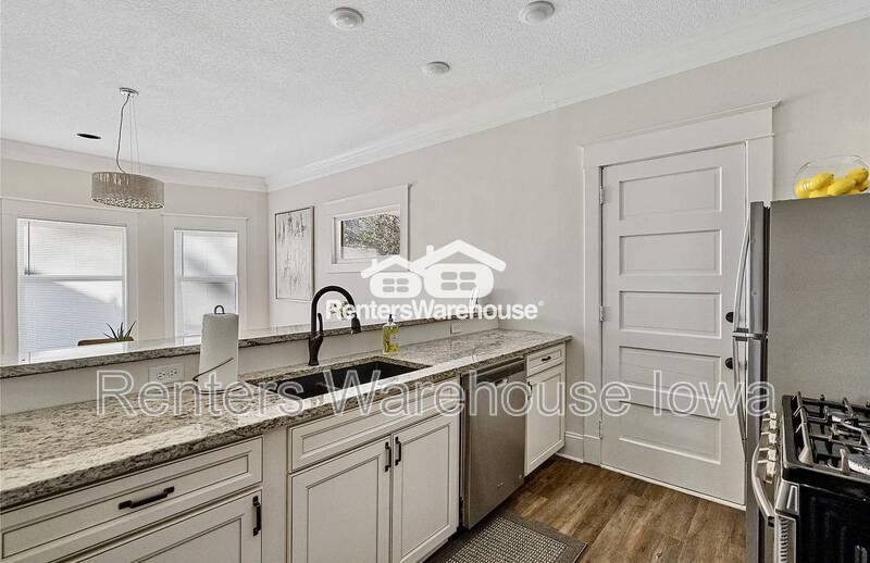 Apartment for rent at 544 36th St #1, Des Moines, IA 50312
