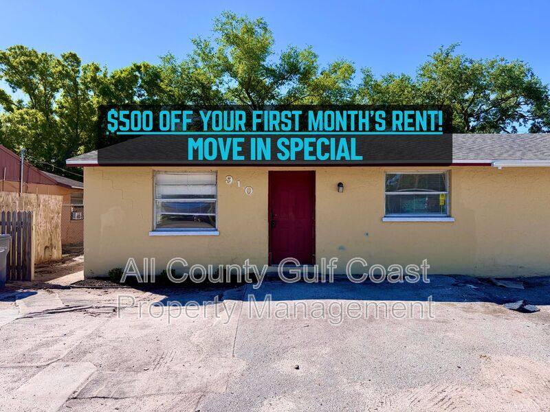 House for rent at 910 61st Ave E, Bradenton, FL 34203