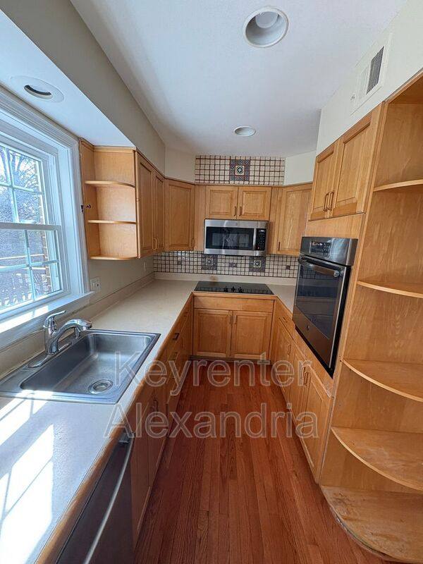 Townhouse for rent at 8239 Doctor Craik Court, Alexandria, VA 22306