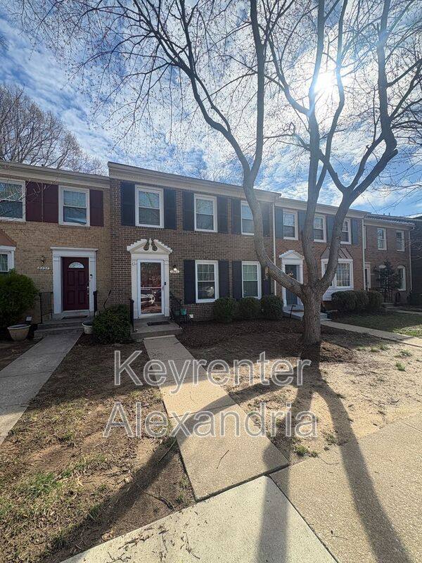 Townhouse for rent at 8239 Doctor Craik Court, Alexandria, VA 22306