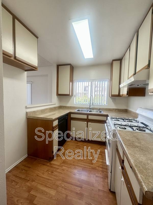 Townhouse for rent at 463 W Wilson Ave #6, Glendale, CA 91203