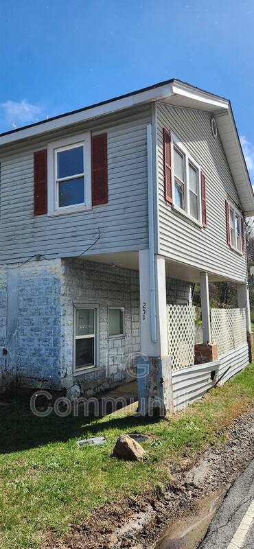 House for rent at 251 Old Country Home Rd, Asheville, NC 28806