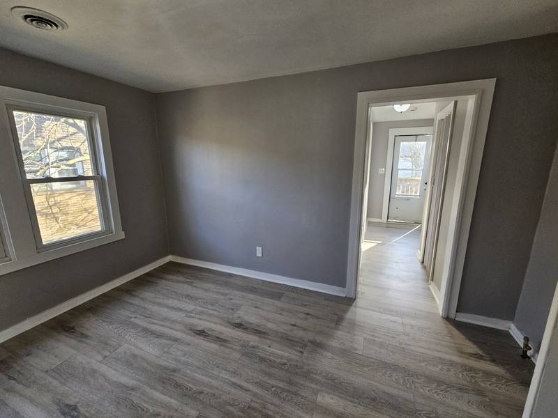 Apartment for rent at 403-405 E 152nd St #4, Cleveland, OH 44110