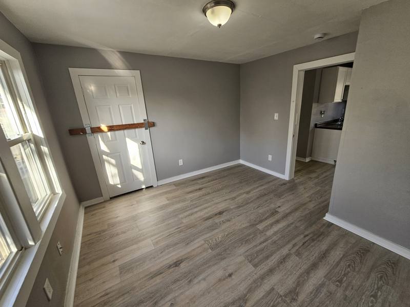 Apartment for rent at 403-405 E 152nd St #4, Cleveland, OH 44110