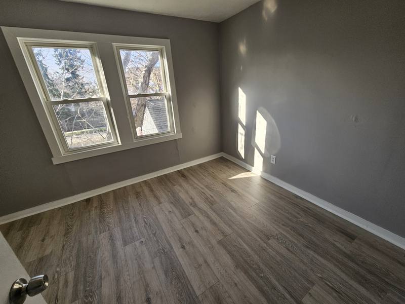 Apartment for rent at 403-405 E 152nd St #4, Cleveland, OH 44110