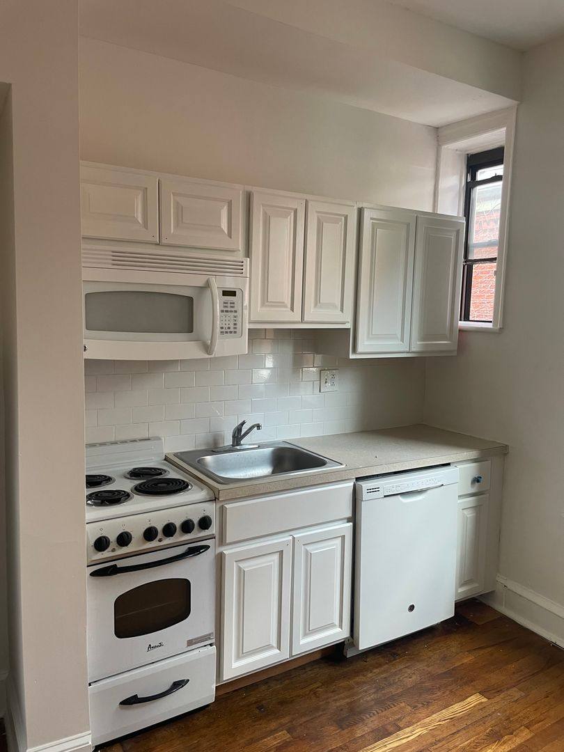 Apartment for rent at 4607-09 Cedar Ave, Philadelphia, PA 19143