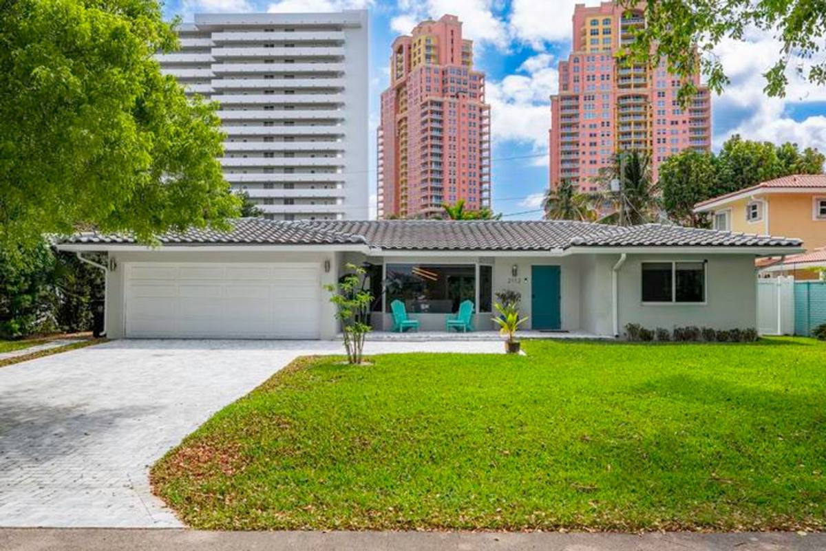House for rent at 2112 NE 32nd Ave, Fort Lauderdale, FL 33305