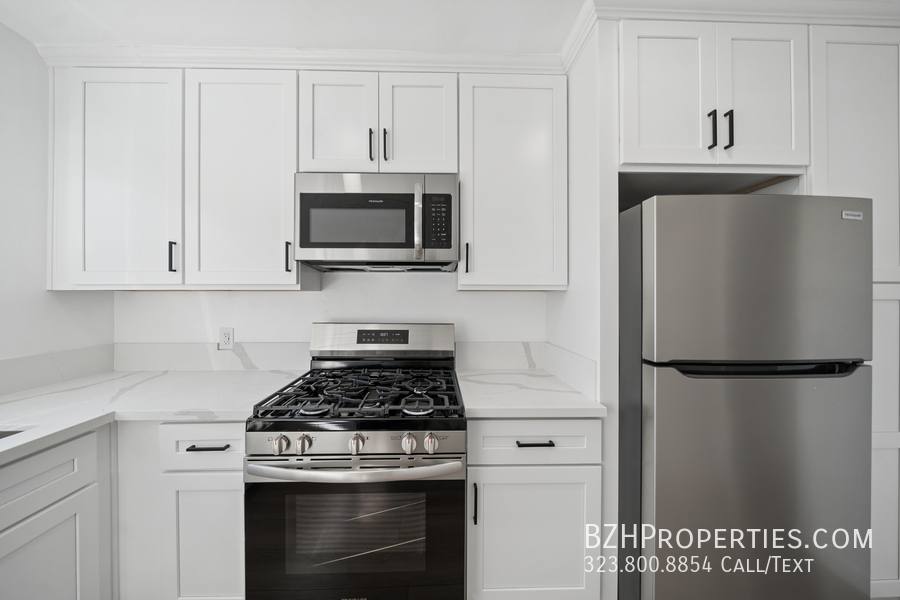 Apartment for rent at 252 S New Hampshire Ave #10, Los Angeles, CA 90004