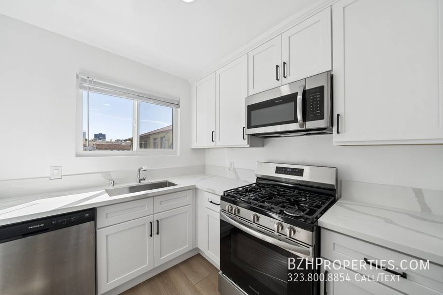 Apartment for rent at 252 S New Hampshire Ave #10, Los Angeles, CA 90004