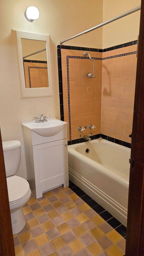 Apartment for rent at 421 W Roy St, Seattle, WA 98119