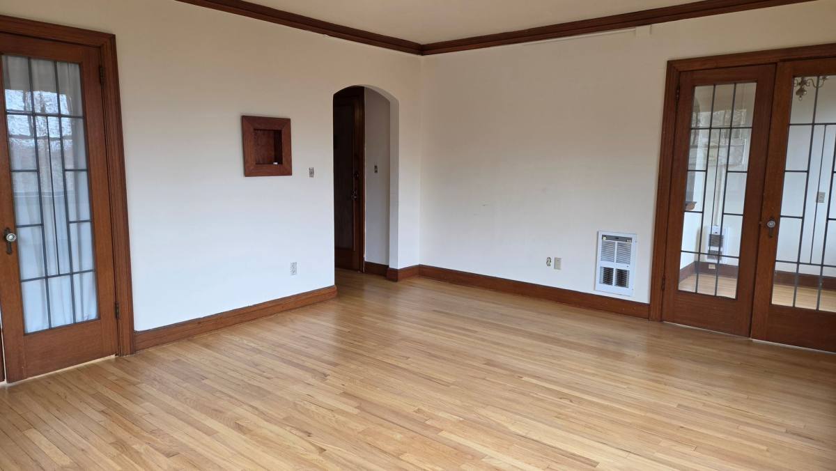Apartment for rent at 421 W Roy St, Seattle, WA 98119