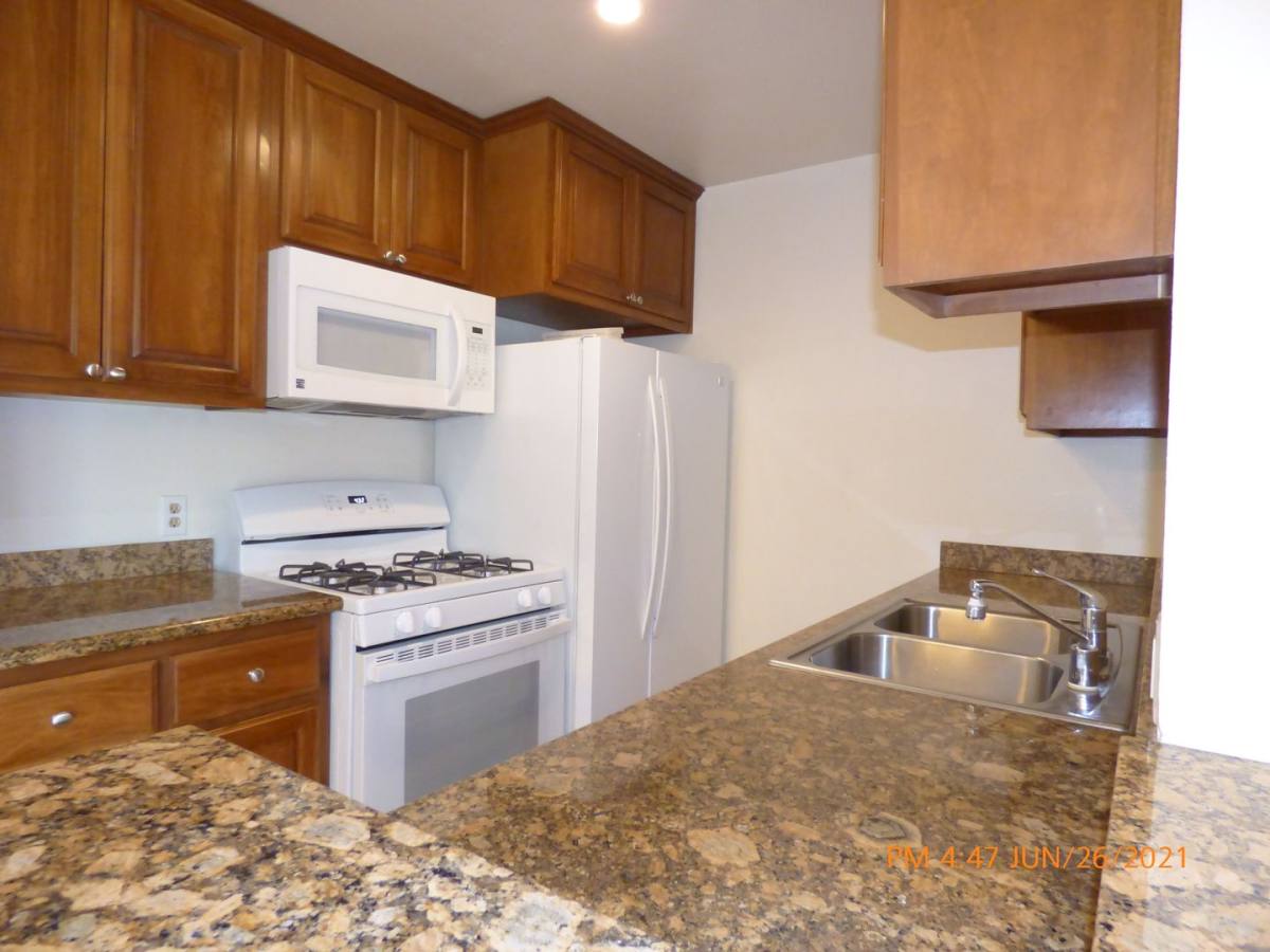 Apartment for rent at 424 Veteran Ave #404, Los Angeles, CA 90024