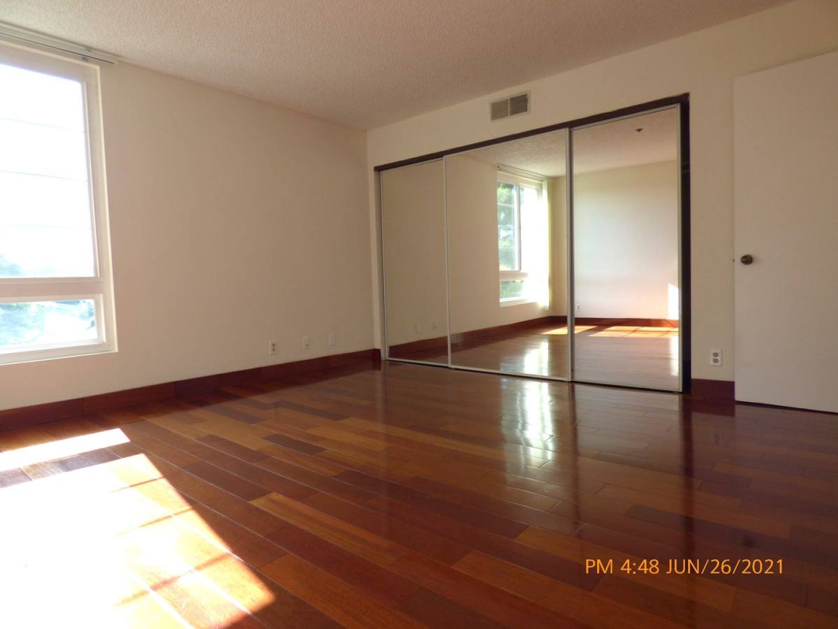 Apartment for rent at 424 Veteran Ave #404, Los Angeles, CA 90024