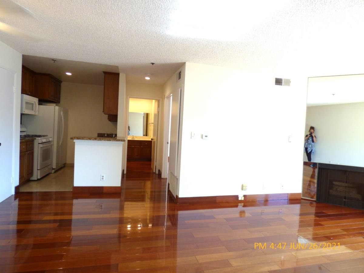 Apartment for rent at 424 Veteran Ave #404, Los Angeles, CA 90024