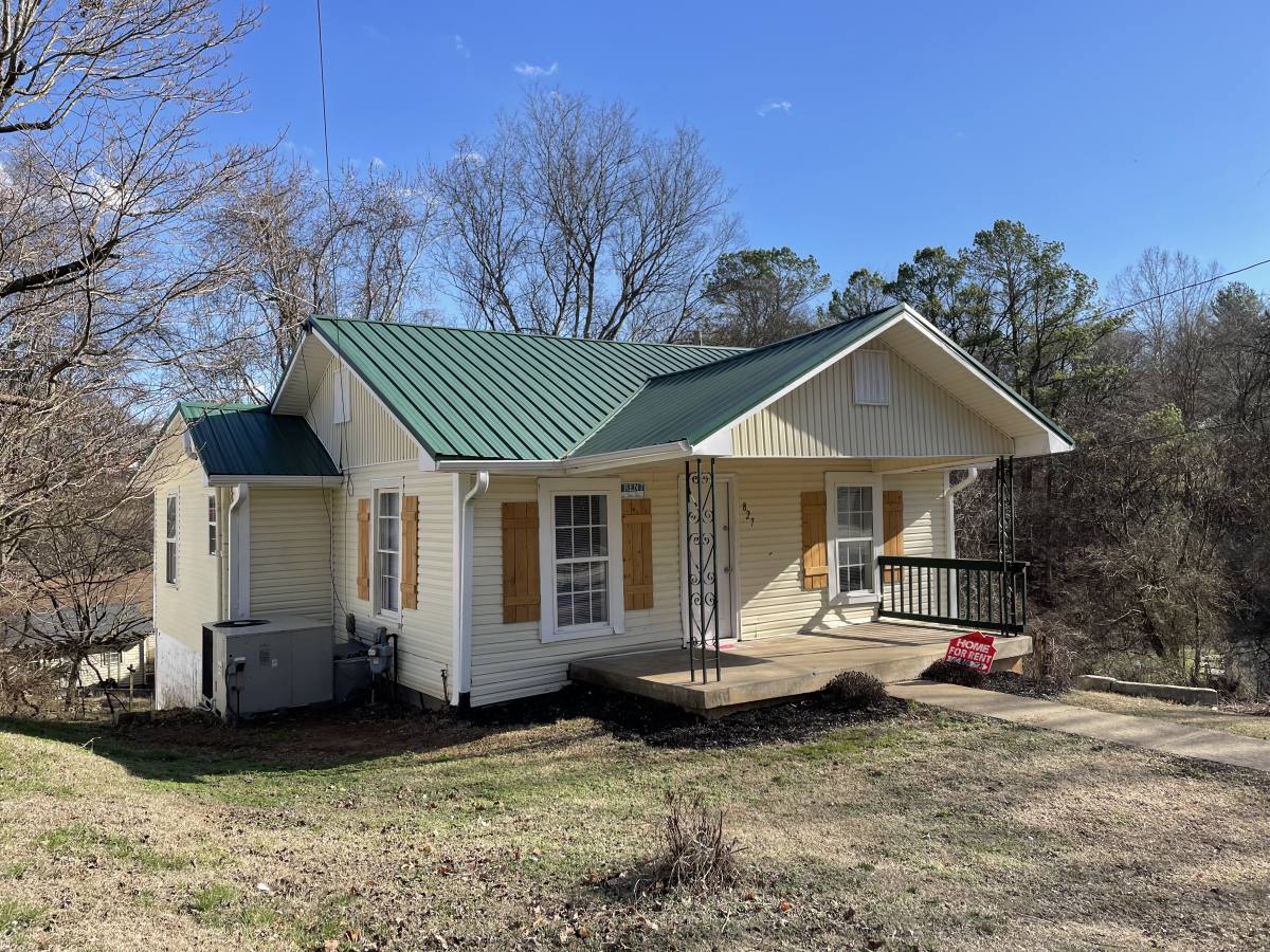 House for rent at 827 Cumberland Dr, Clarksville, TN 37040
