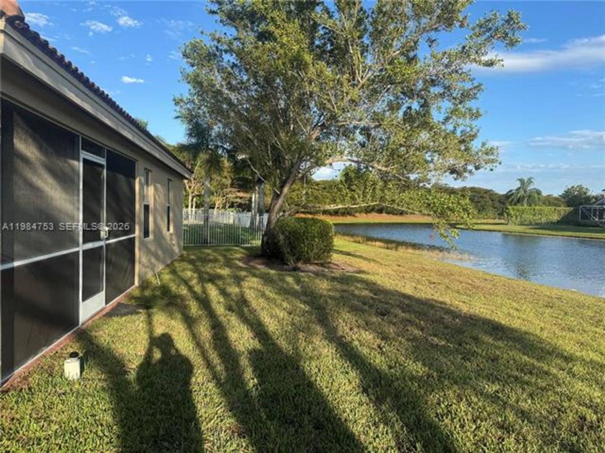 Townhouse for rent at 1918 Andromeda Lane Th, Fort Lauderdale, FL 33327