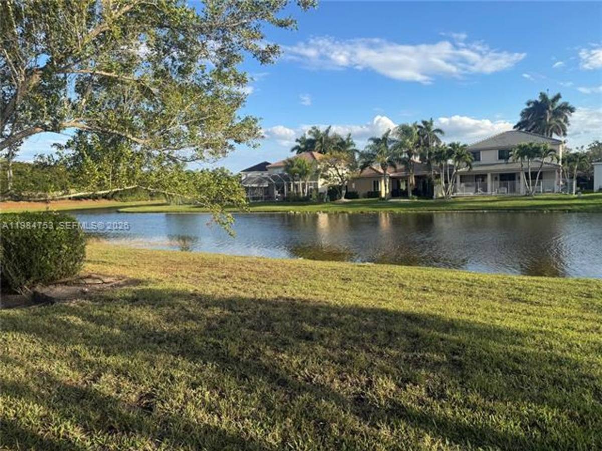 Townhouse for rent at 1918 Andromeda Lane Th, Fort Lauderdale, FL 33327