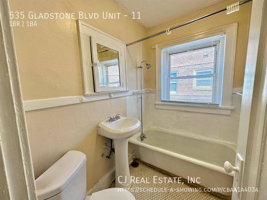Apartment for rent at 535 Gladstone Blvd #11, Kansas City, MO 64124