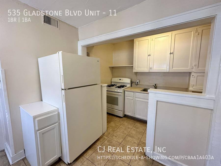 Apartment for rent at 535 Gladstone Blvd #11, Kansas City, MO 64124