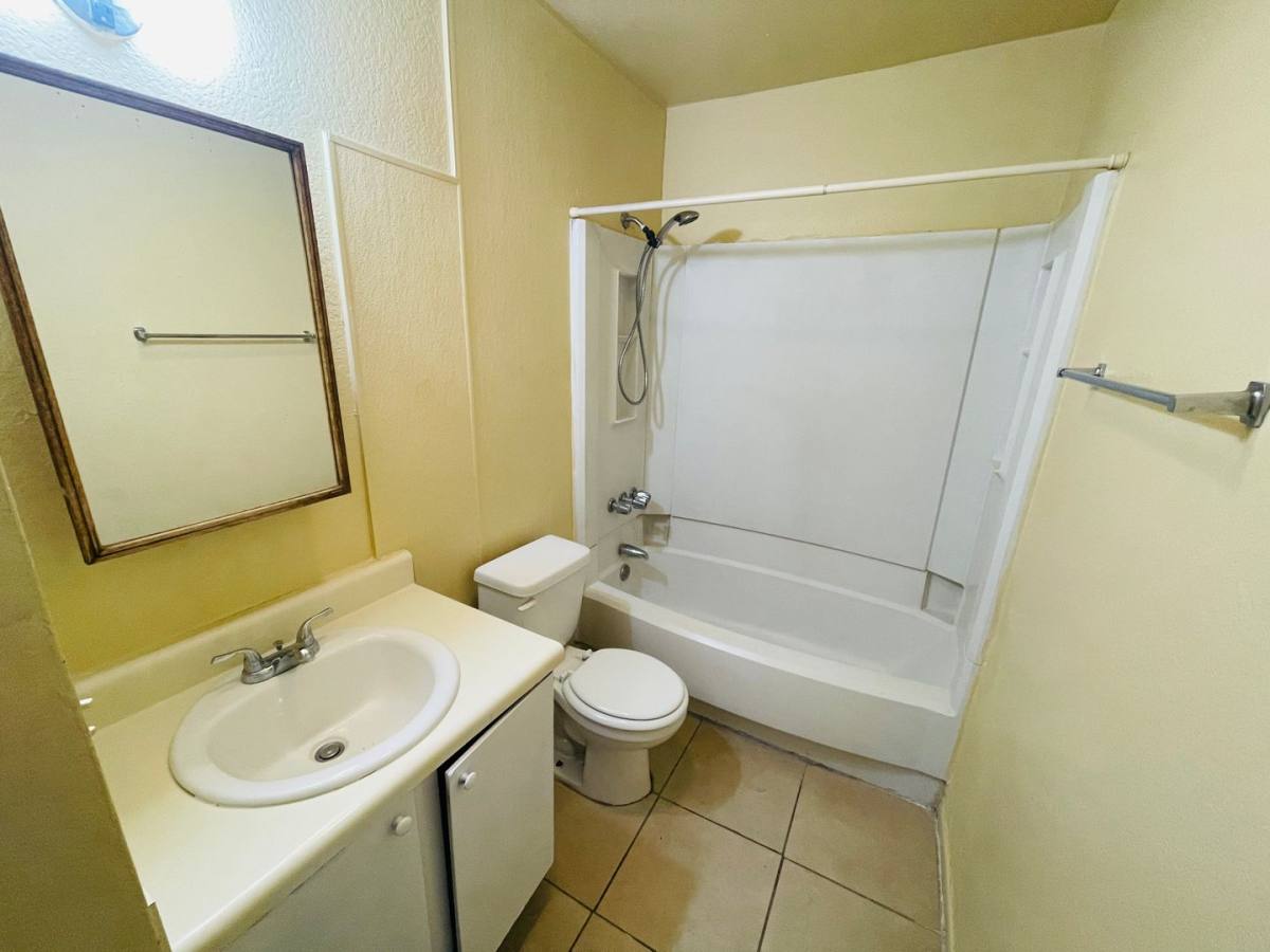Apartment for rent at 330 E Corona Rd, Tucson, AZ 85756