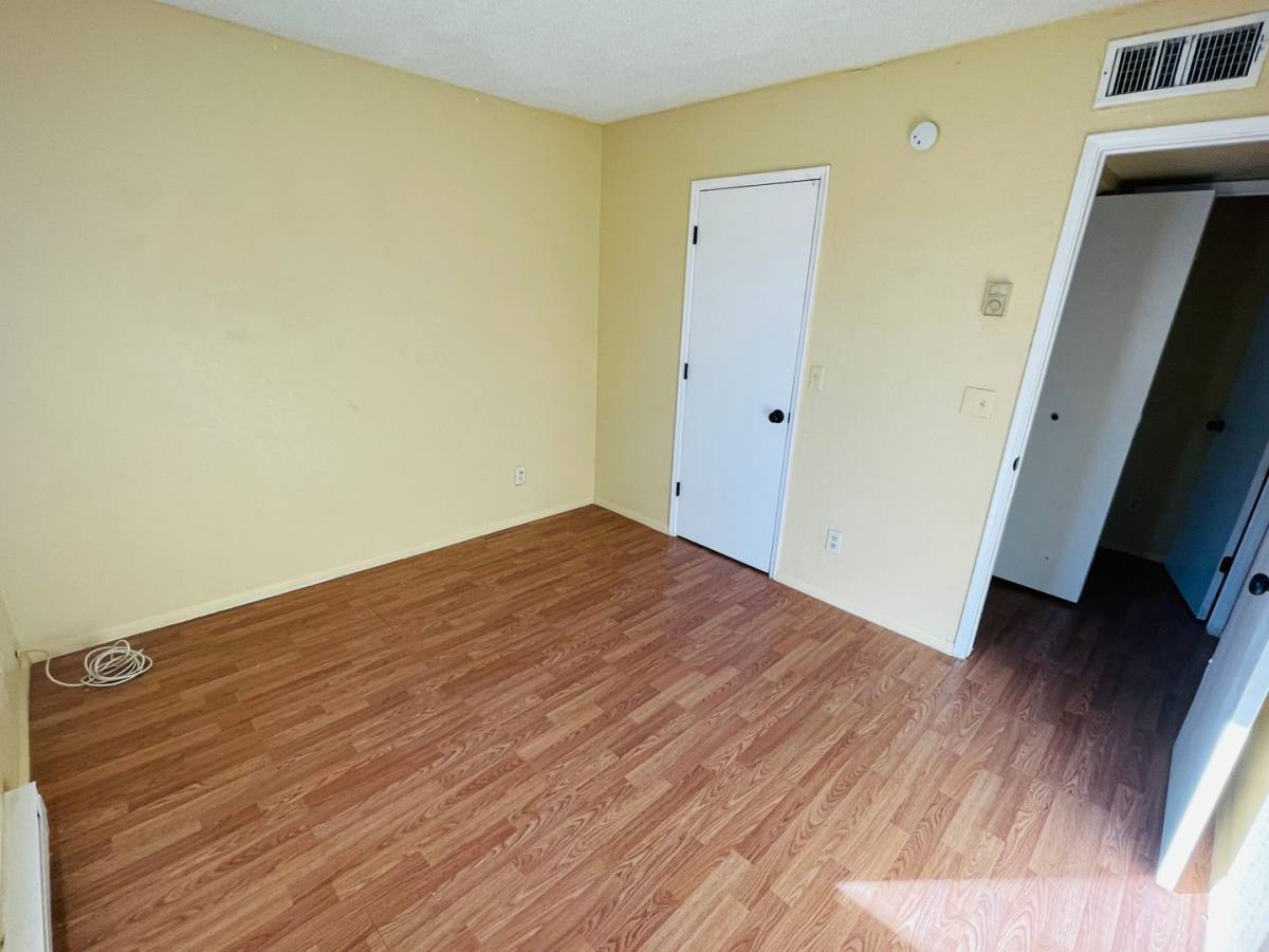Apartment for rent at 330 E Corona Rd, Tucson, AZ 85756