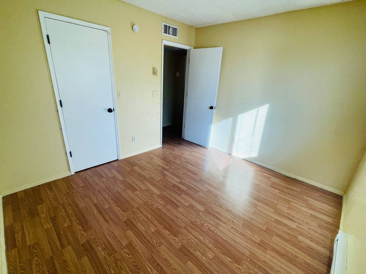 Apartment for rent at 330 E Corona Rd, Tucson, AZ 85756