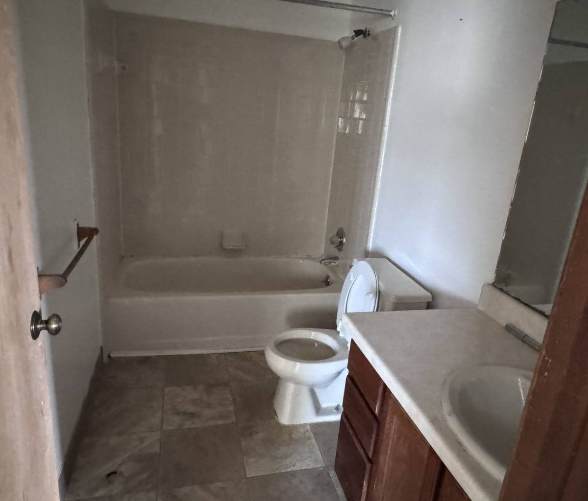 Apartment for rent at 16481 E 10 Mile Rd, Eastpointe, MI 48021