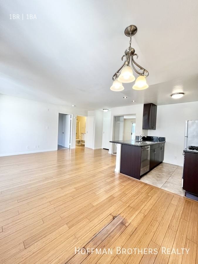 Apartment for rent at 860 S Ardmore Ave #111, Los Angeles, CA 90005