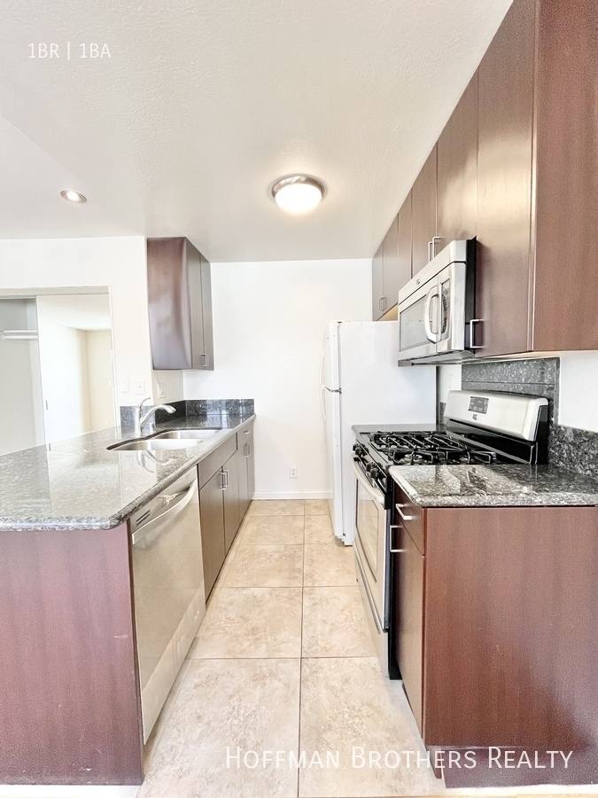 Apartment for rent at 860 S Ardmore Ave #210, Los Angeles, CA 90005