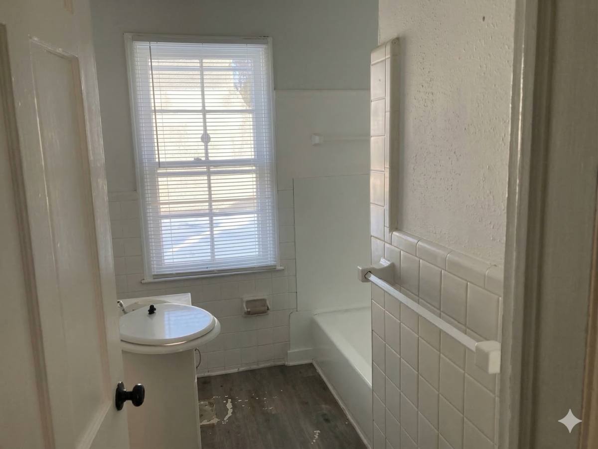 House for rent at 17540 Pinehurst Ave, Detroit, MI 48221