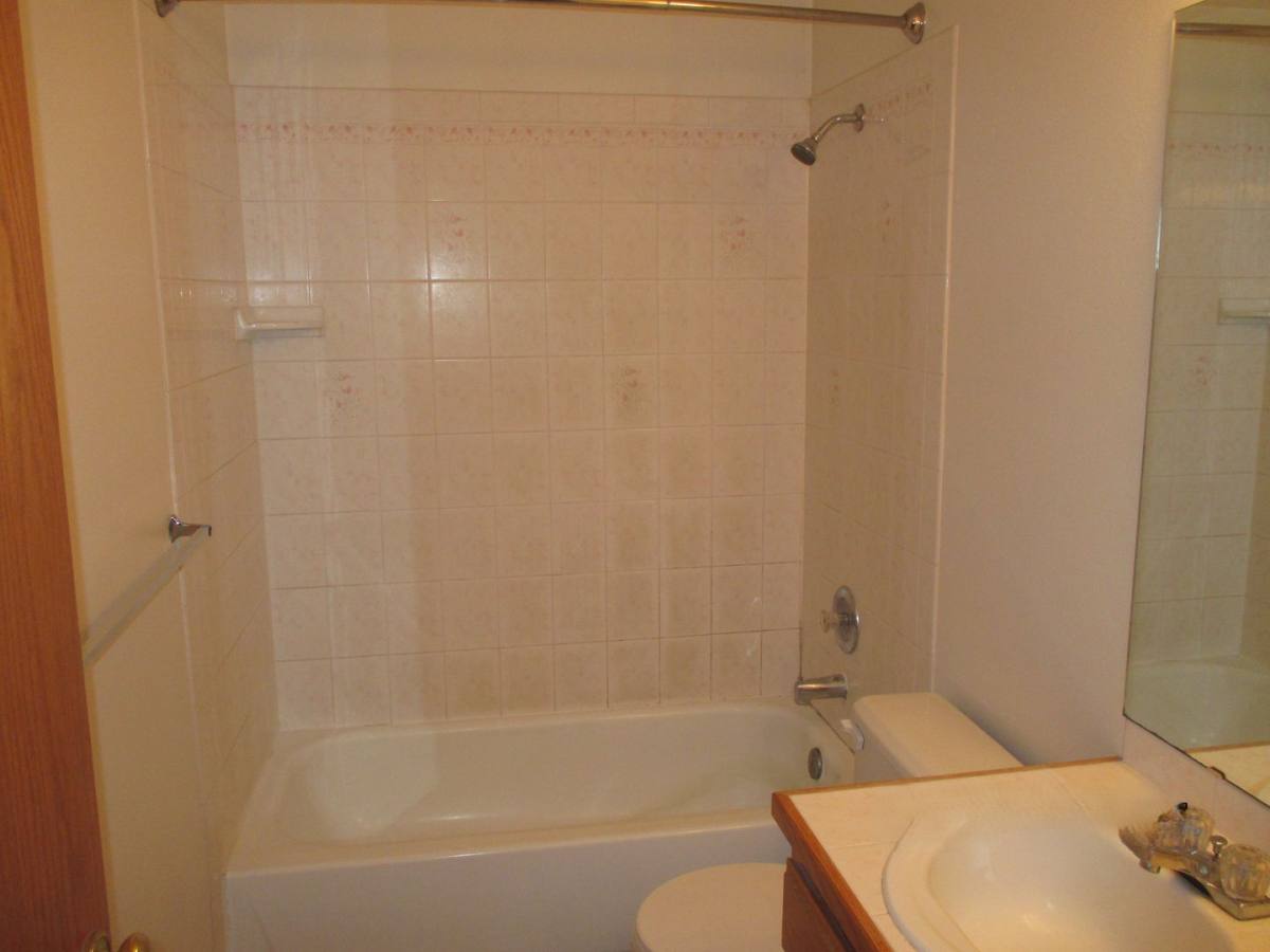 Apartment for rent at 8512 123rd St Court E, Puyallup, WA 98373