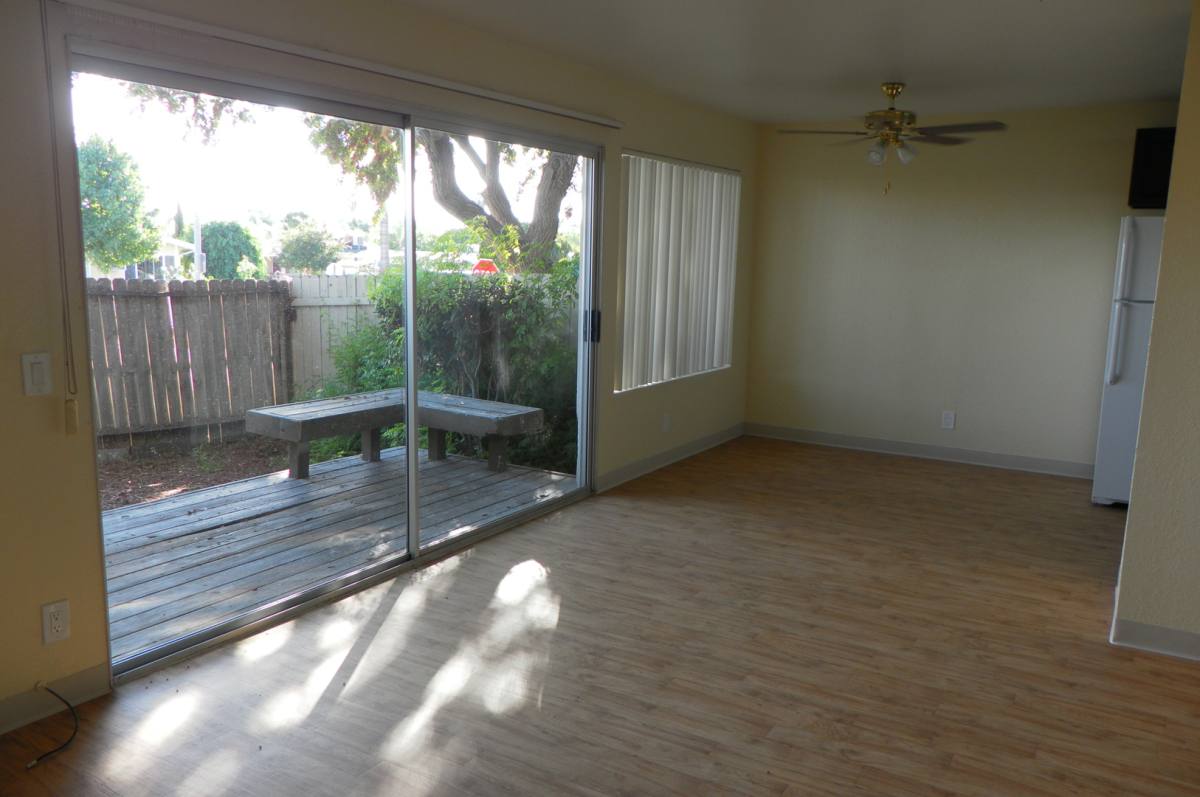 Townhouse for rent at 1701 Calle Jules, Vista, CA 92084