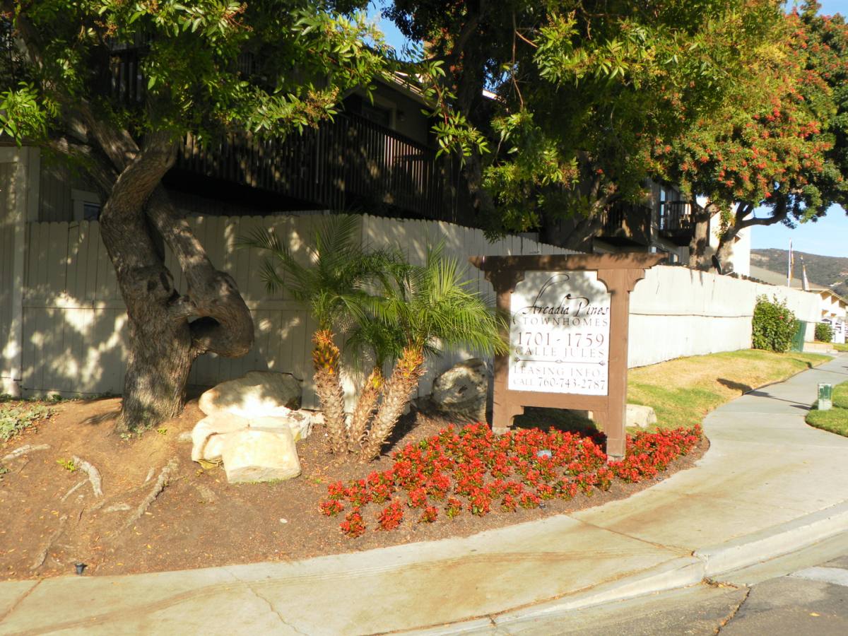 Townhouse for rent at 1701 Calle Jules, Vista, CA 92084