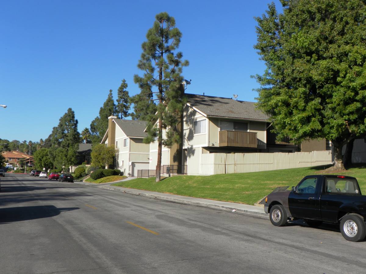 Townhouse for rent at 1701 Calle Jules, Vista, CA 92084