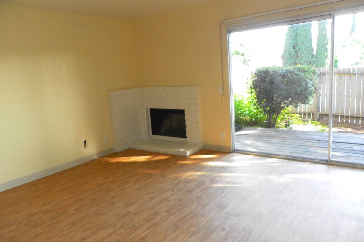 Townhouse for rent at 1701 Calle Jules, Vista, CA 92084