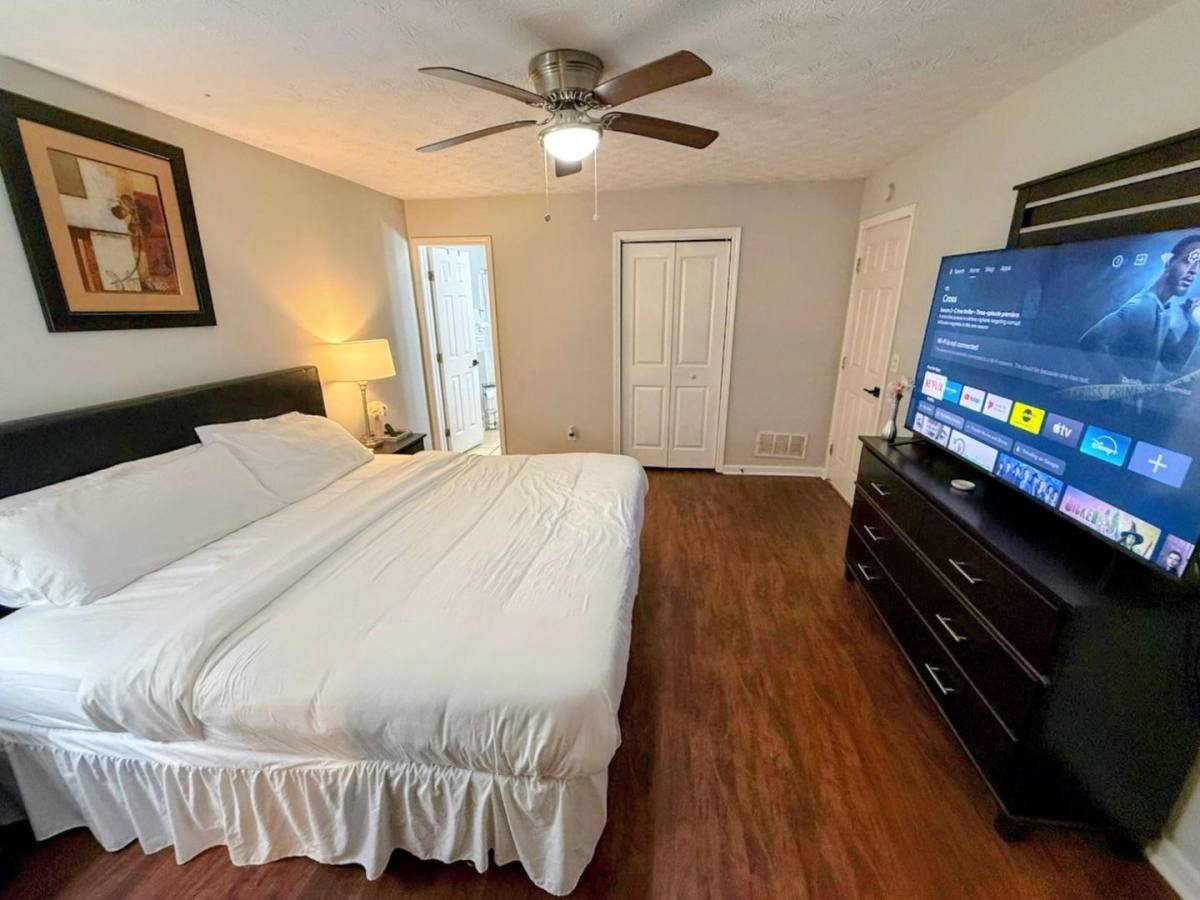 House for rent at 5405 Glen Haven Dr, Atlanta, GA 30349