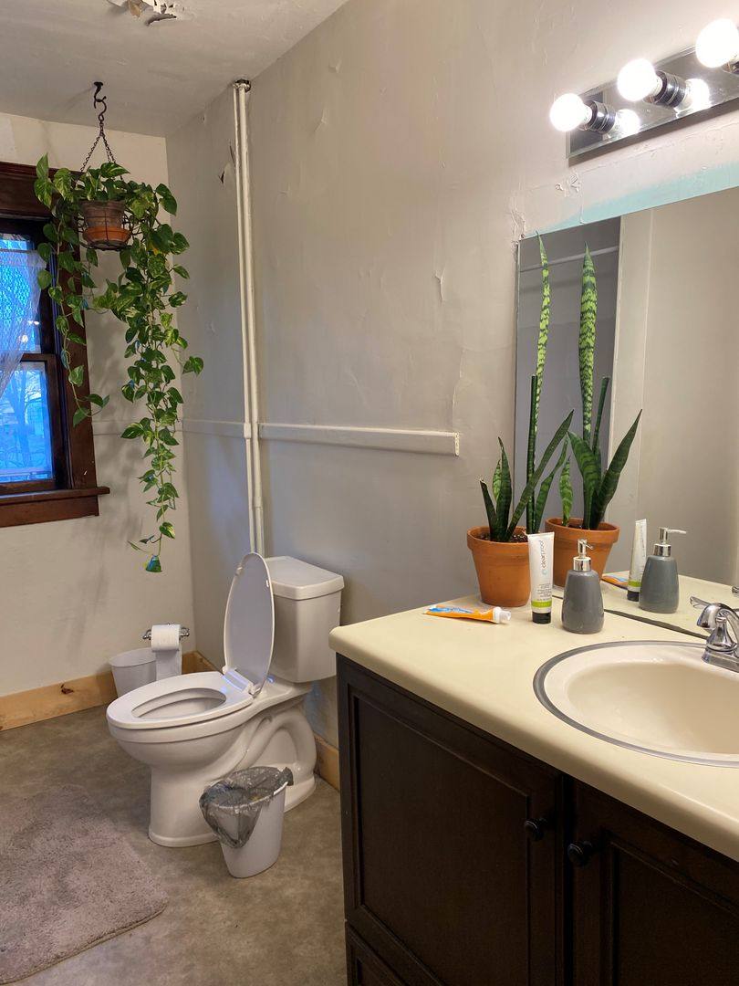 Apartment for rent at 402 W High St, Urbana, IL 61801