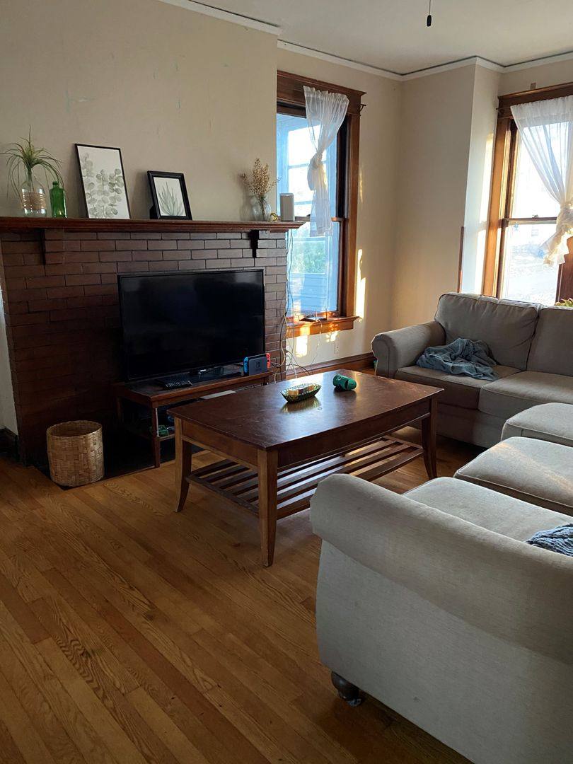 Apartment for rent at 402 W High St, Urbana, IL 61801