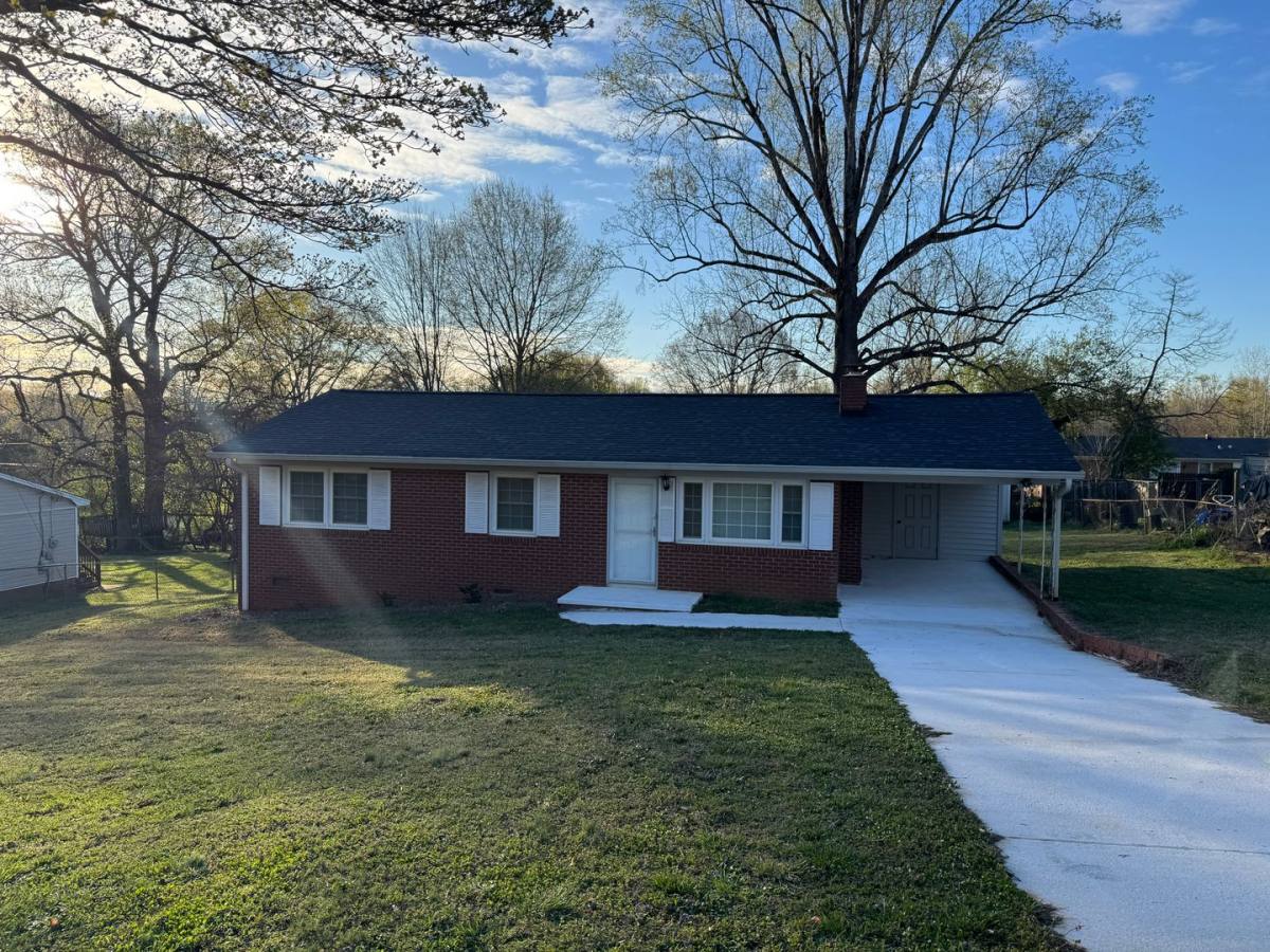 House for rent at 2359 Maplewood Dr, Gastonia, NC 28052