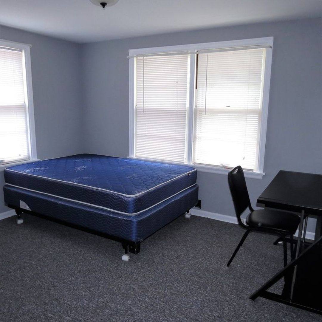 Apartment for rent at 704 W Western Ave, Urbana, IL 61801