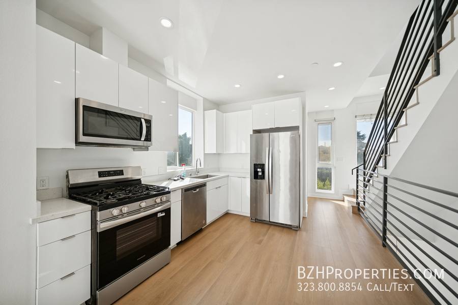 Townhouse for rent at 4523 1 2 St Elmo Dr, Los Angeles, CA 90019