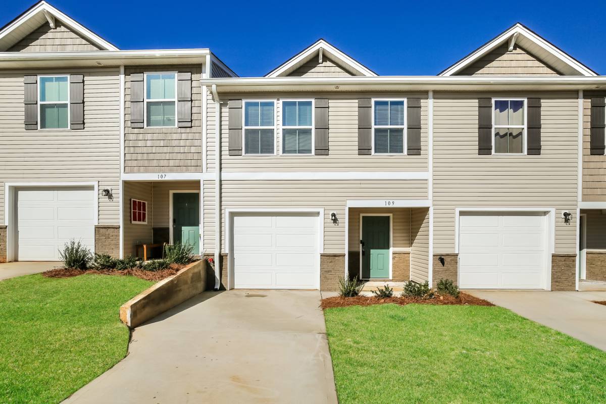 Townhouse for rent at 109 Span Lane, Advance, NC 27006