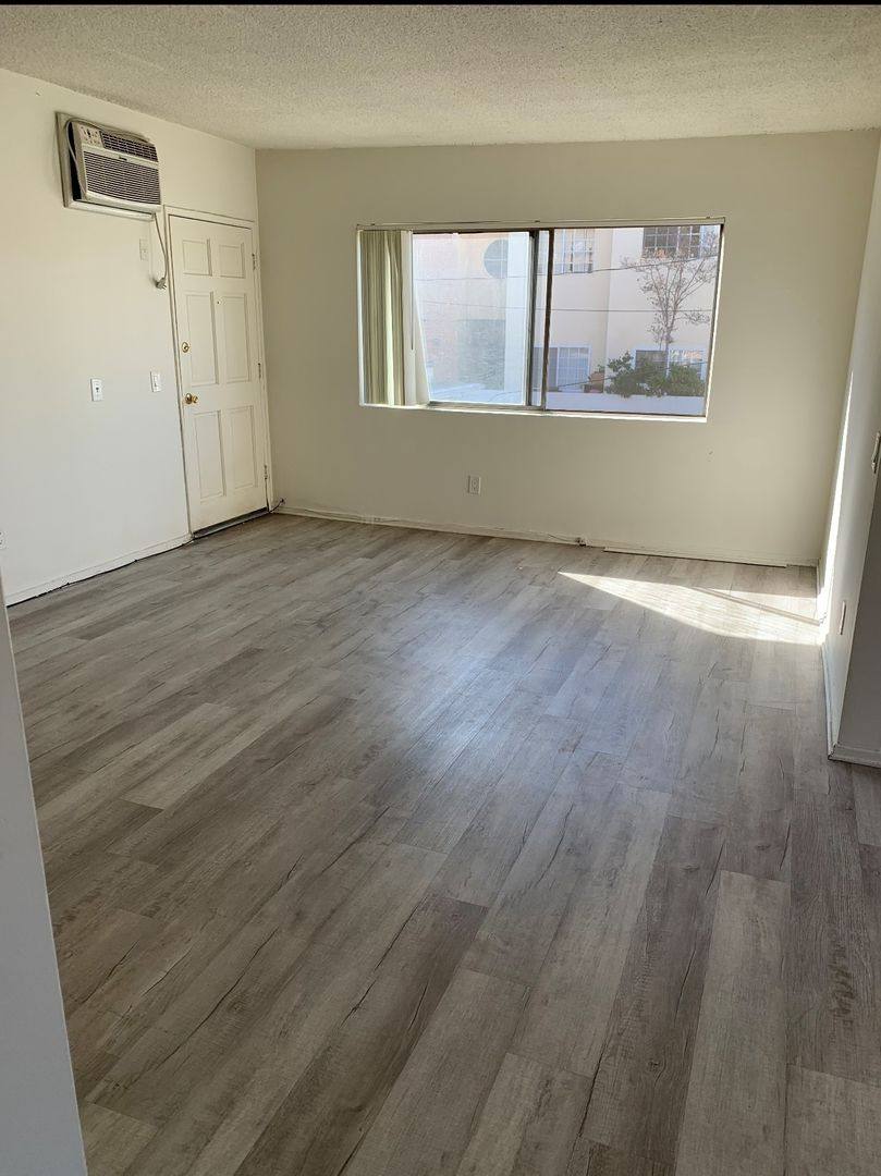 Apartment for rent at 1137 Campbell Ave, Glendale, CA 91207